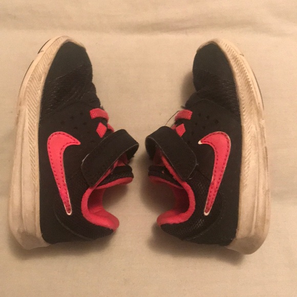 Nike Shoes!! 6c!! - Picture 7 of 8